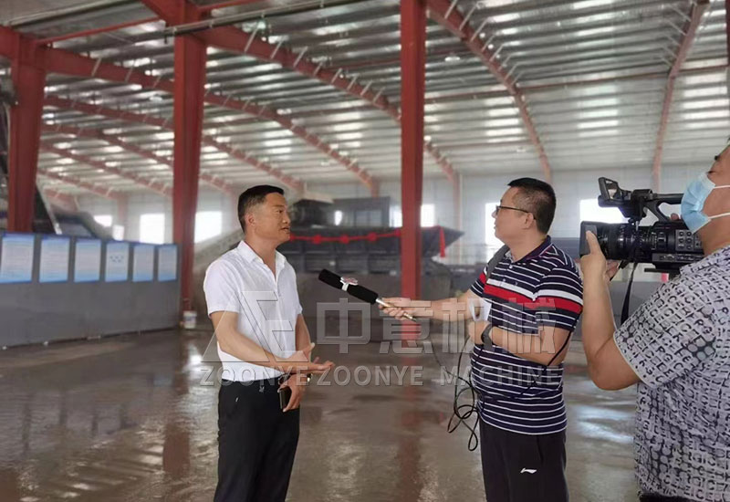 Live interviews and reports from local TV stations Live interviews and reports from local TV stations