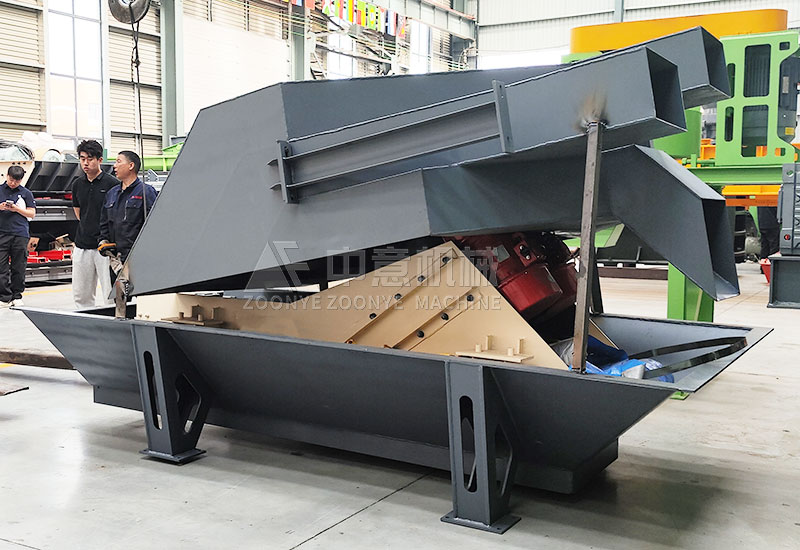 振動(dòng)給料機(jī)+進(jìn)料斗.jpg 振動(dòng)給料機(jī)+進(jìn)料斗